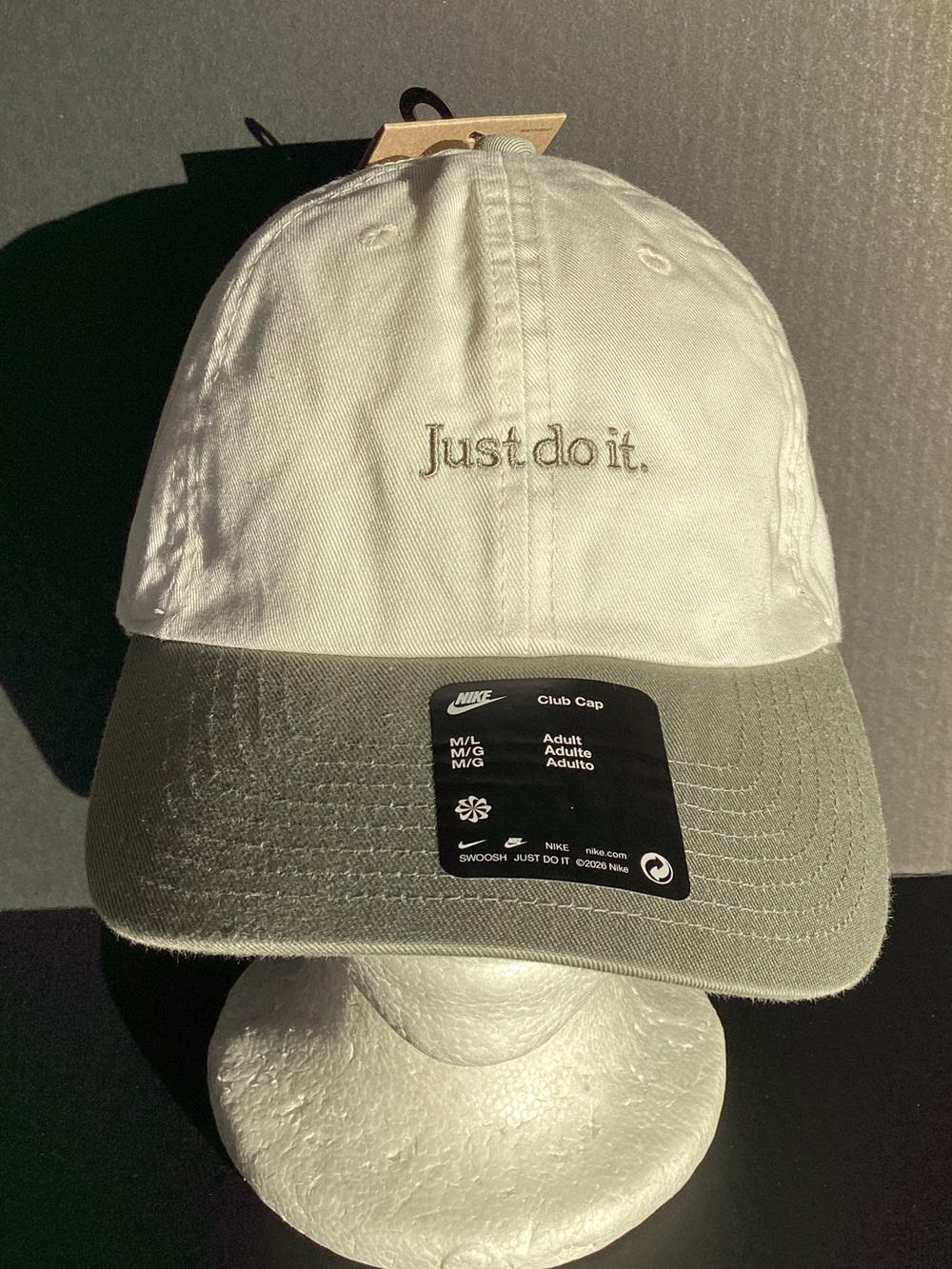 Nike just do it Dad Hat size M/L NWT